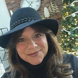 Meet your Posher, Linda